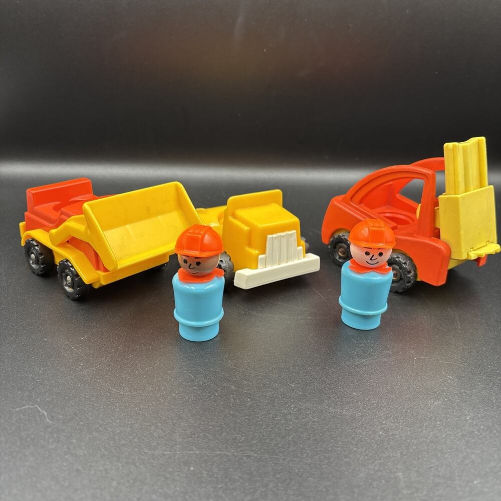 Vintage Fisher Price Little People Lift and Load Depot Construction Vehicle Lot